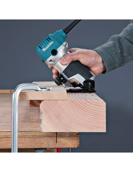 Makita RT0702CX3J Fresatrice verticale 710W, pinza: 6-8mm