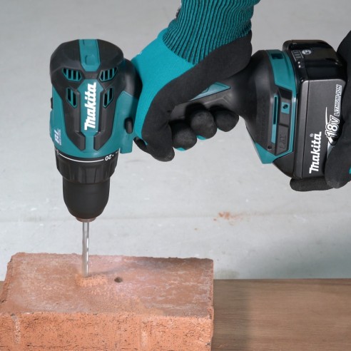 Makita DHP490RFJ Avvitatore a percussione 65Nm LXT Brushless 18 V - Con 2 batterie 18V 3.0Ah