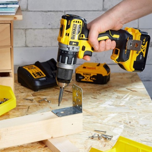 Dewalt DCD796P2-QW Trapano avvitatore a percussione 18 V 5,0 Ah - Con 2 batterie
