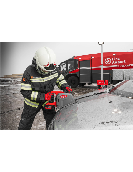 Milwaukee M18 FMCS66-0C Sega circolare per metalli 66 mm M18 FUEL™ - compatibile con guida parallela - Senza batteria 4933472110