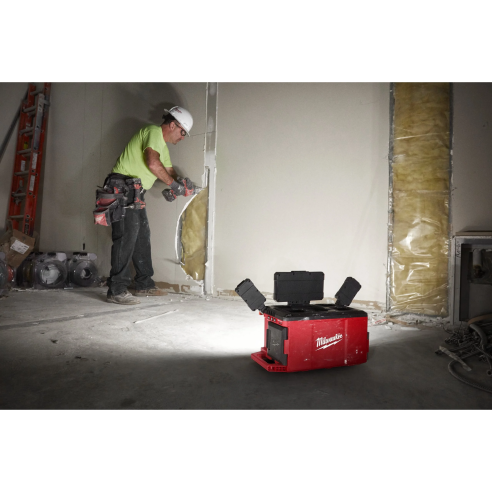 Milwaukee M18 POALC-0 Faro M18™ PACKOUT™ e caricabatterie Batteria/Corrente 4933478120