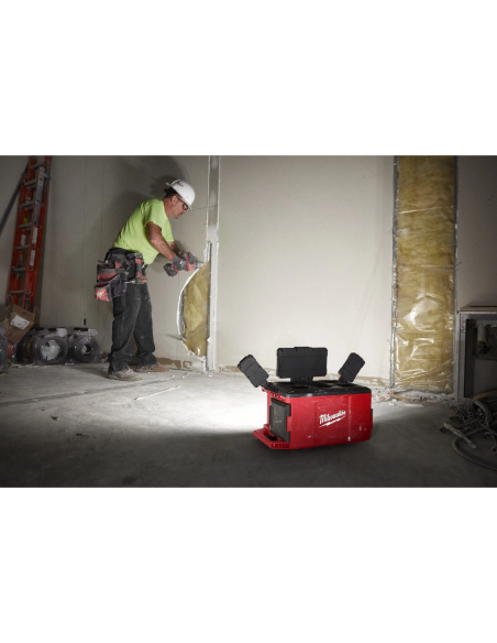 Milwaukee M18 POALC-0 Faro M18™ PACKOUT™ e caricabatterie Batteria/Corrente 4933478120