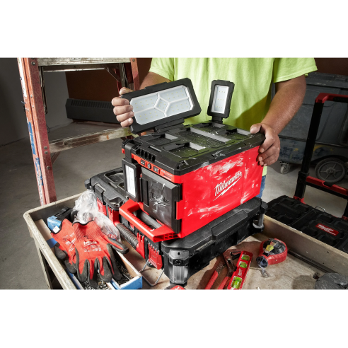 Milwaukee M18 POALC-0 Faro M18™ PACKOUT™ e caricabatterie Batteria/Corrente 4933478120