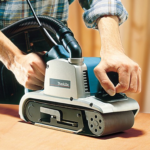 Makita 9403J Levigatrice a nastro 1.200W, vel. vuoto 500m/min, nastro: 100x610mm
